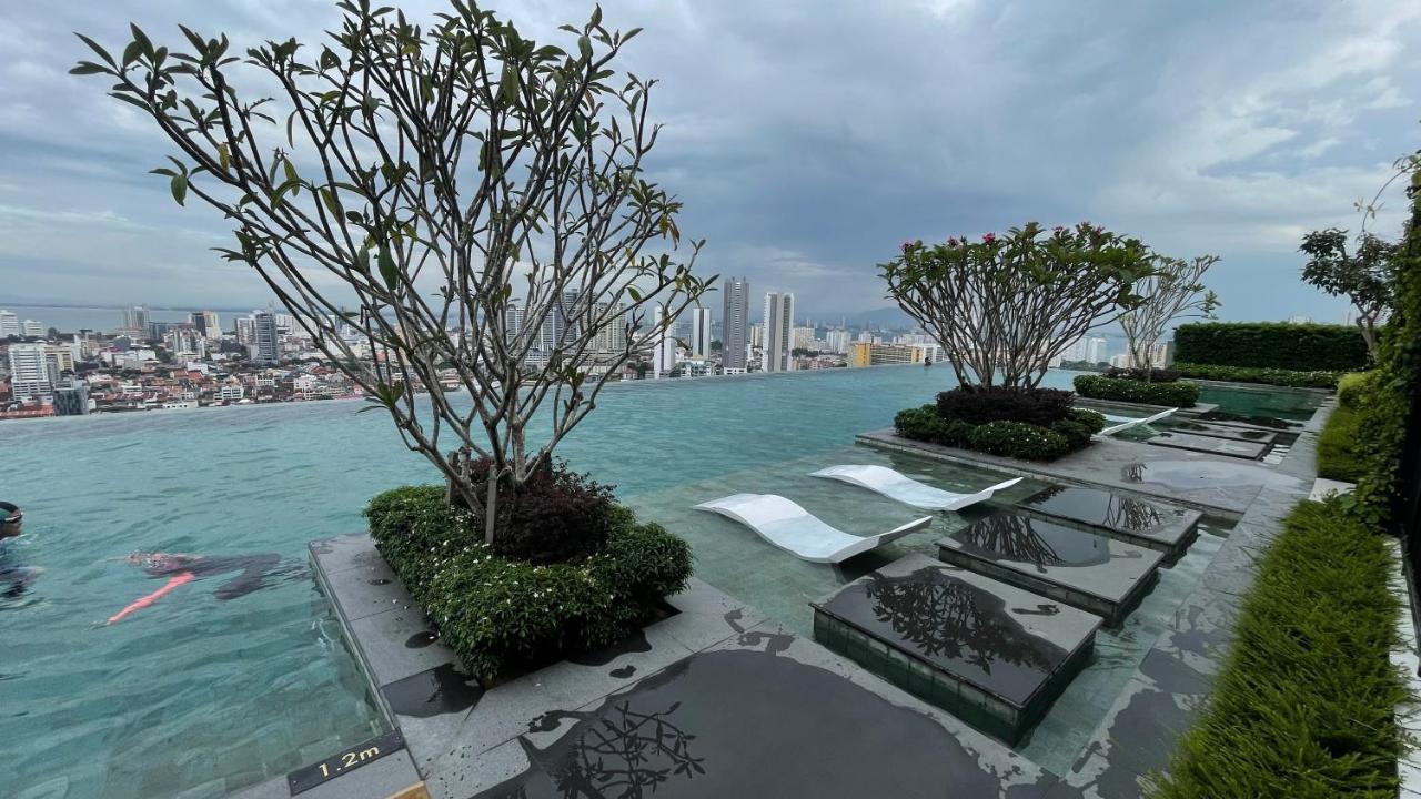 Beacon Executive #georgetown #rooftoppool #10 George Town